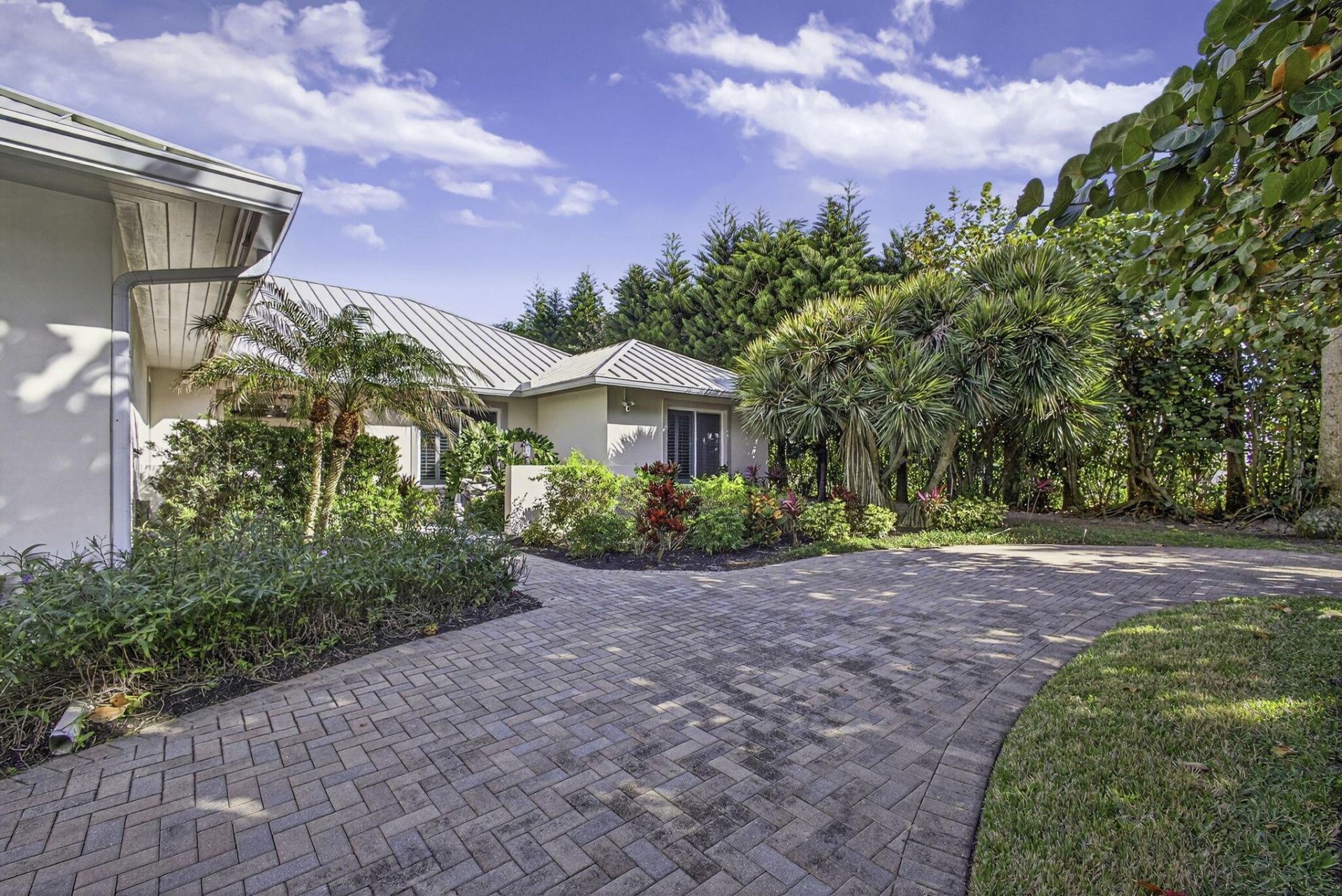 77 N Beach Road, Jupiter Island, FL 33455 Photo