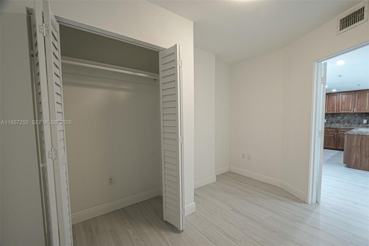 2740 SW 28th Ter, Unit 603, Miami, FL 33133 Photo