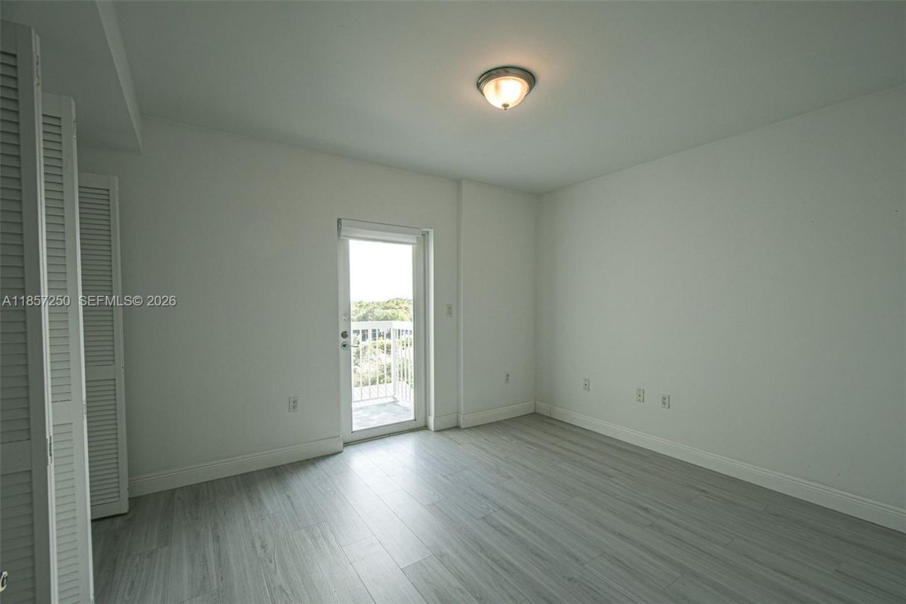 2740 SW 28th Ter, Unit 603, Miami, FL 33133 Photo