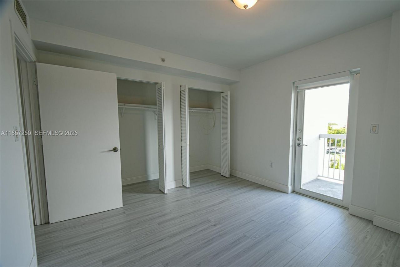 2740 SW 28th Ter, Unit 603, Miami, FL 33133 Photo