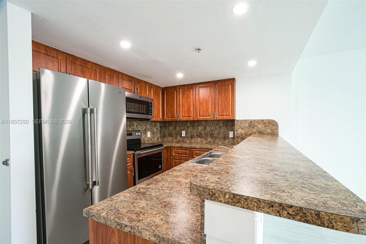 2740 SW 28th Ter, Unit 603, Miami, FL 33133 Photo