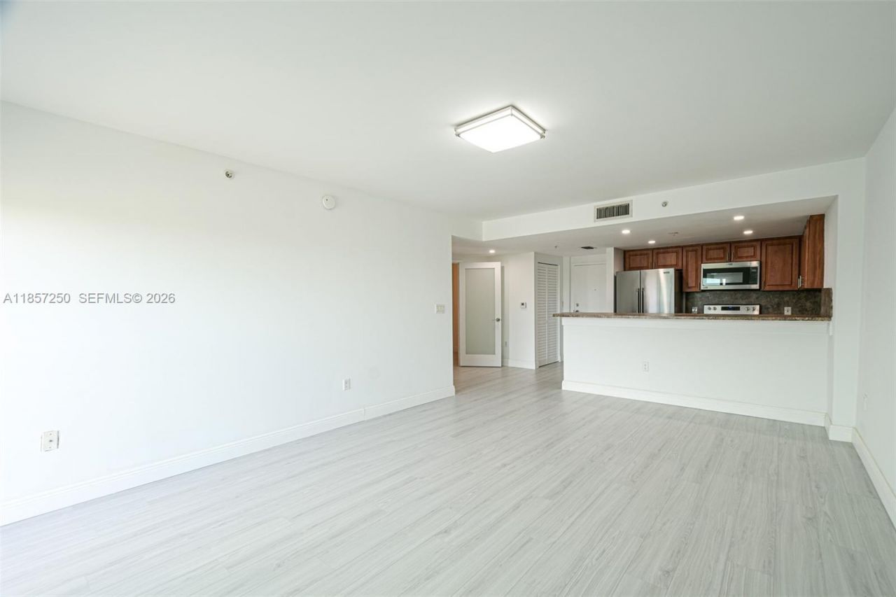 2740 SW 28th Ter, Unit 603, Miami, FL 33133 Photo