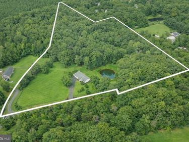 5323 GREATMEADE LANE, SUMERDUCK, VA 22742