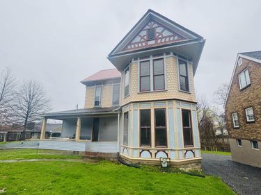 230 Locust Avenue, Fairmont, WV 26554