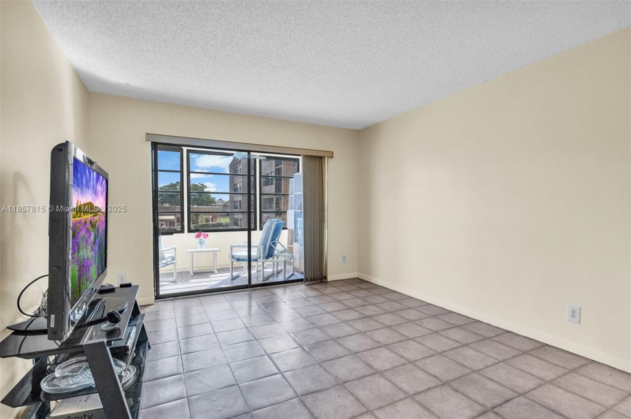 10444 NW 30th Ct, Unit 204, Sunrise, FL 33322 Photo