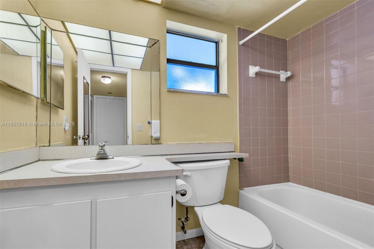 10444 NW 30th Ct, Unit 204, Sunrise, FL 33322 Photo