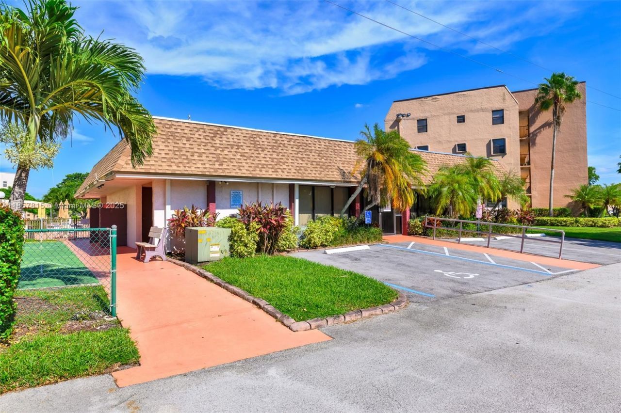 10444 NW 30th Ct, Unit 204, Sunrise, FL 33322 Photo