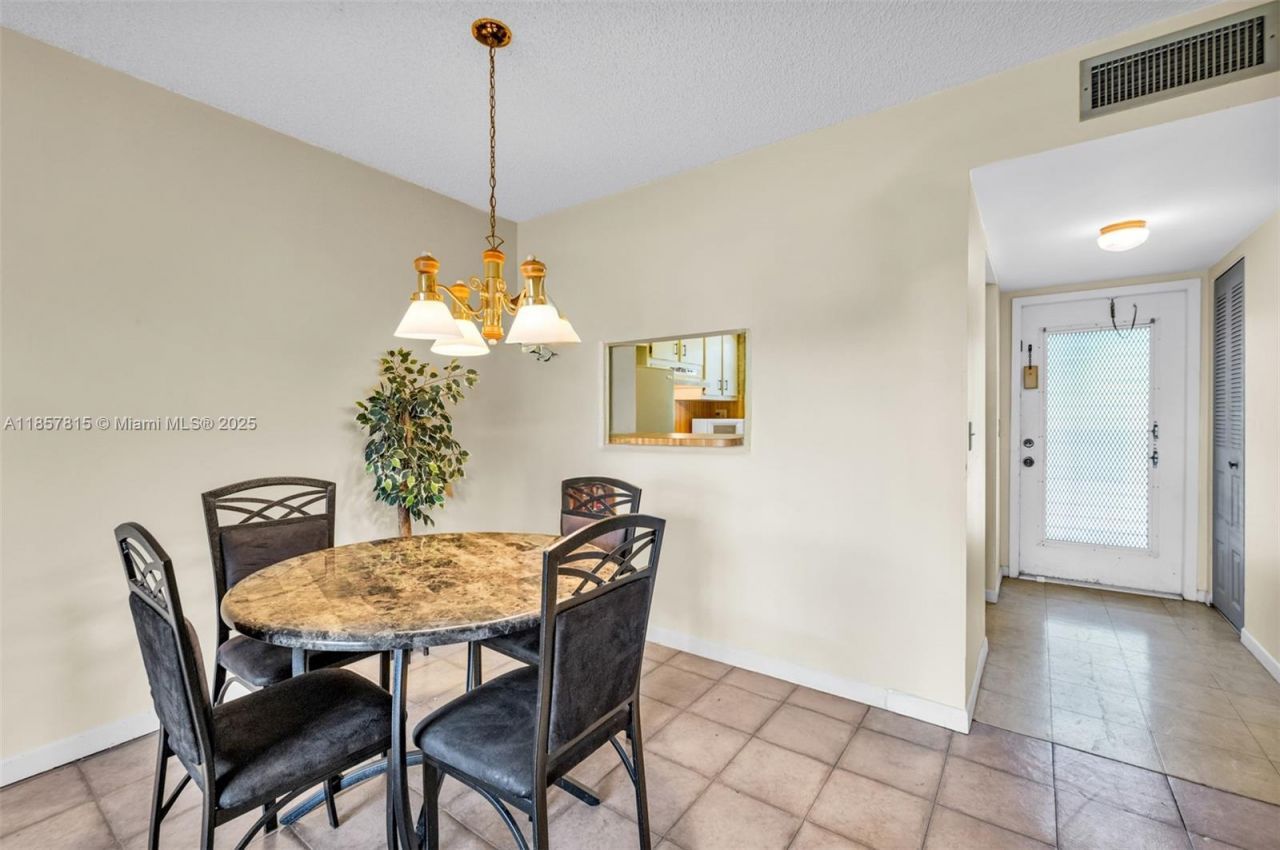 10444 NW 30th Ct, Unit 204, Sunrise, FL 33322 Photo