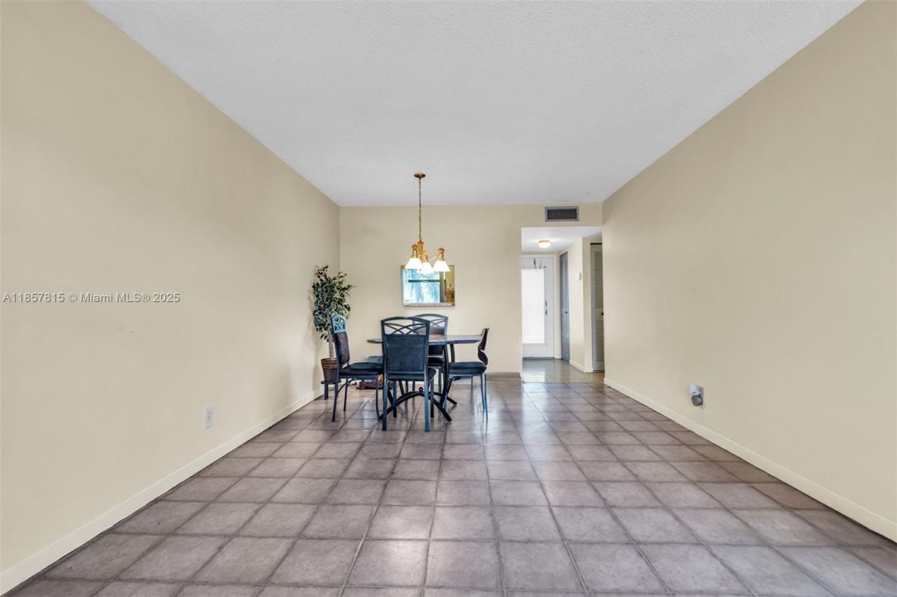 10444 NW 30th Ct, Unit 204, Sunrise, FL 33322 Photo