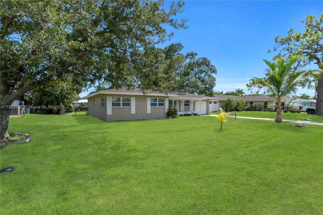 246 SE 44th St, Cape Coral, FL 33904 Photo