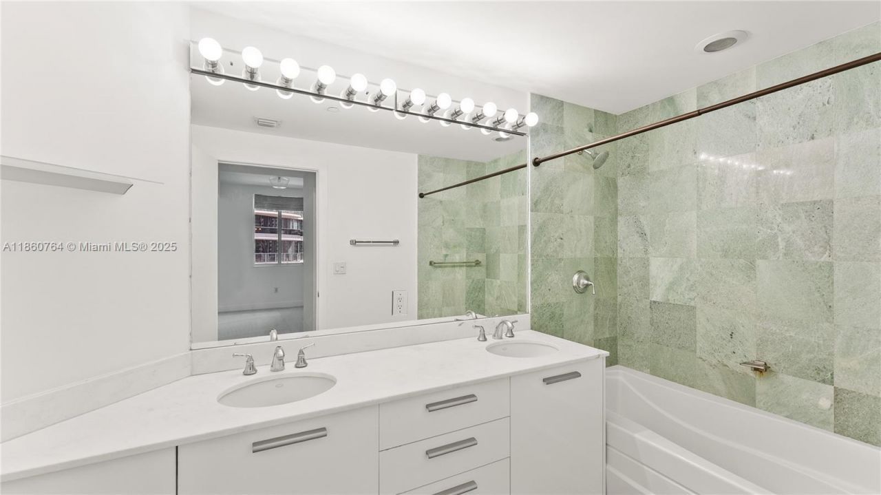 1050 Brickell Ave, Unit 2620, Miami, FL 33131 Photo