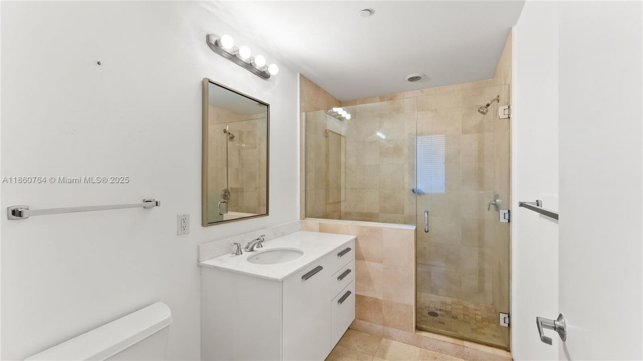 1050 Brickell Ave, Unit 2620, Miami, FL 33131 Photo