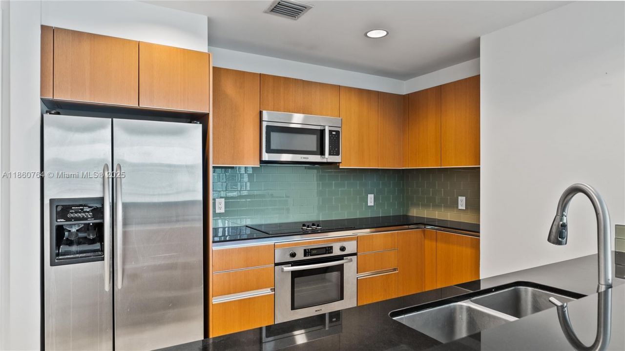 1050 Brickell Ave, Unit 2620, Miami, FL 33131 Photo