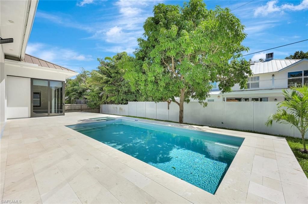 1248 13th Ave N, Naples, FL 34102 Photo