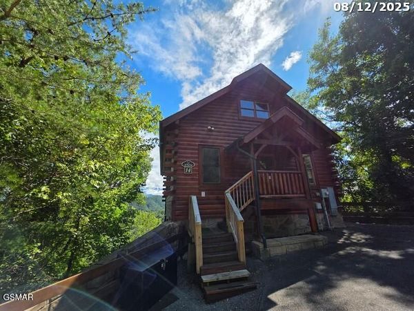 2709 Misty Blue Mountain Drive, Sevierville, TN 37876