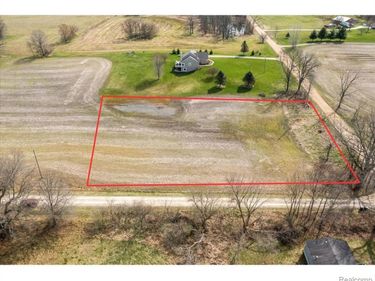 N Schrepfer Road, Howell, MI 48855