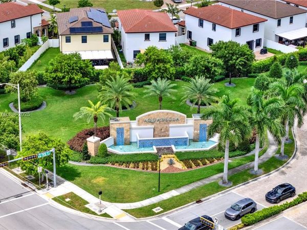 10480 W 33rd Ln, Hialeah, FL 33018