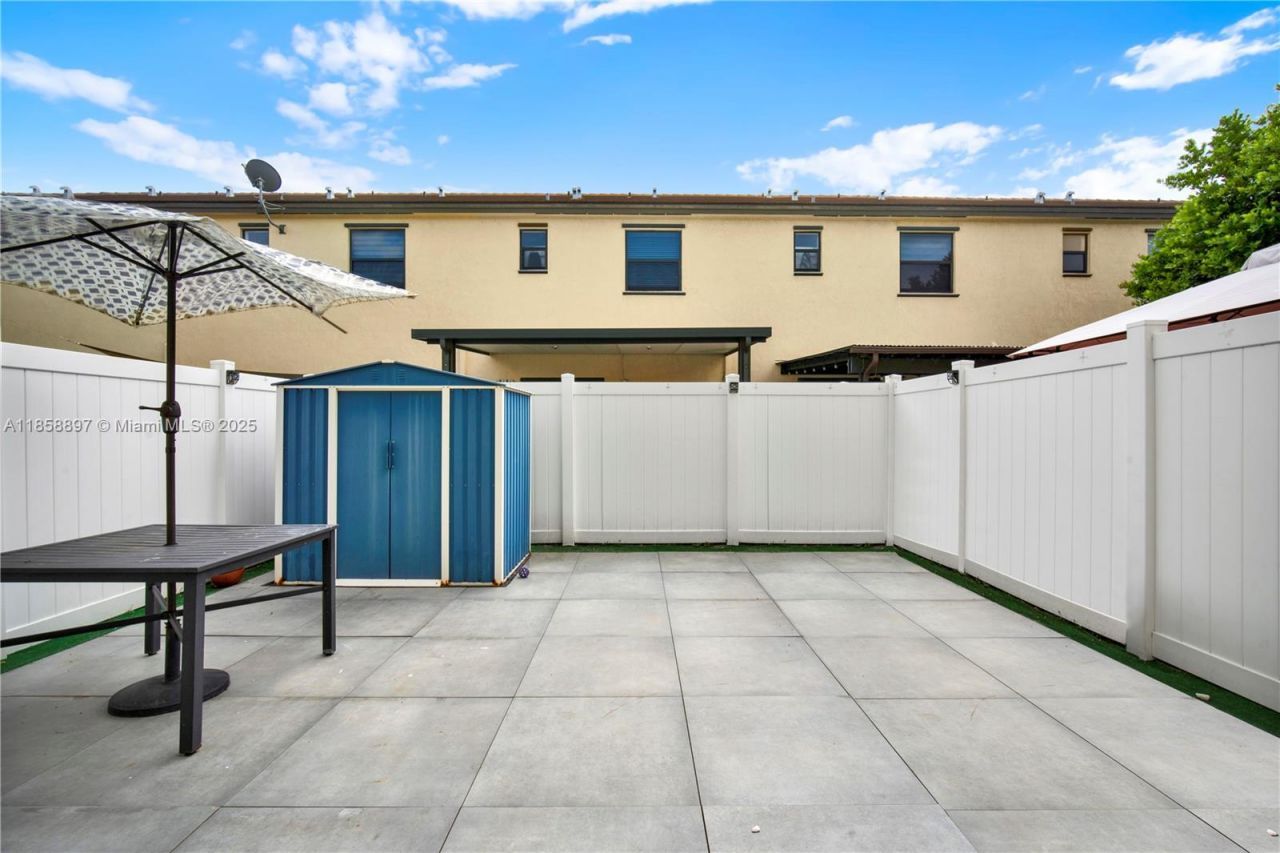 10480 W 33rd Ln, Hialeah, FL 33018 Photo