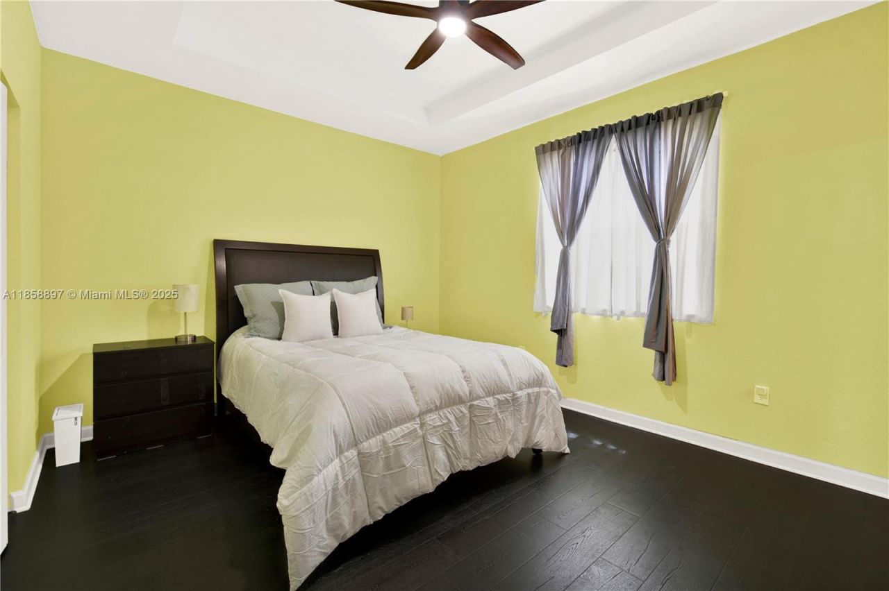 10480 W 33rd Ln, Hialeah, FL 33018 Photo