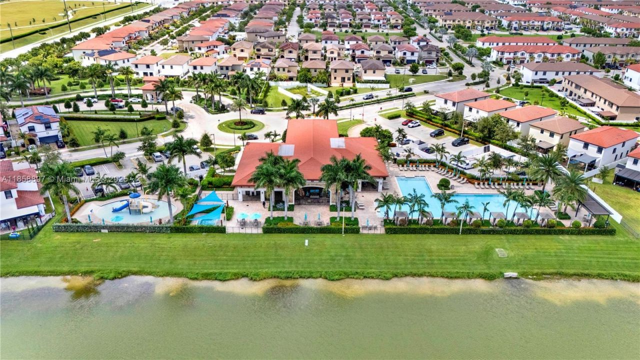 10480 W 33rd Ln, Hialeah, FL 33018 Photo