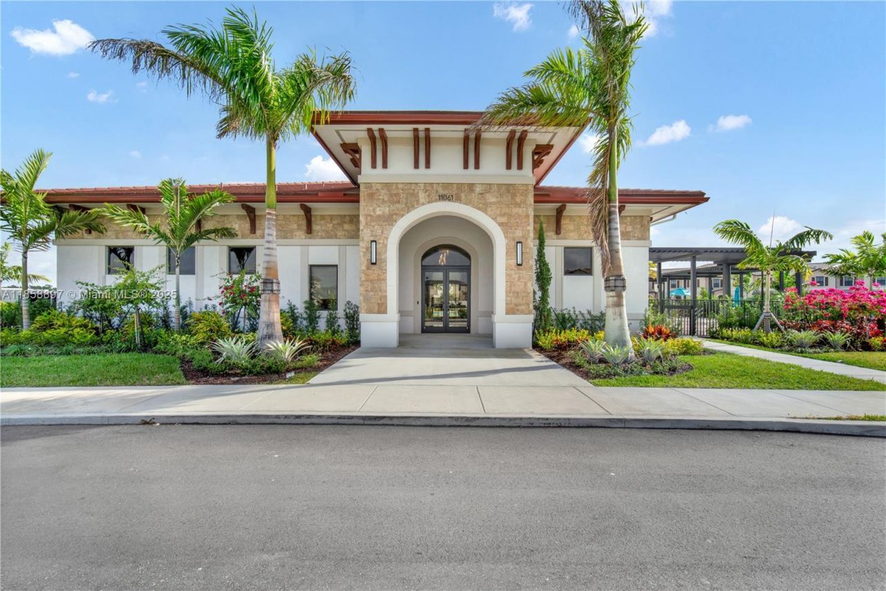 10480 W 33rd Ln, Hialeah, FL 33018 Photo