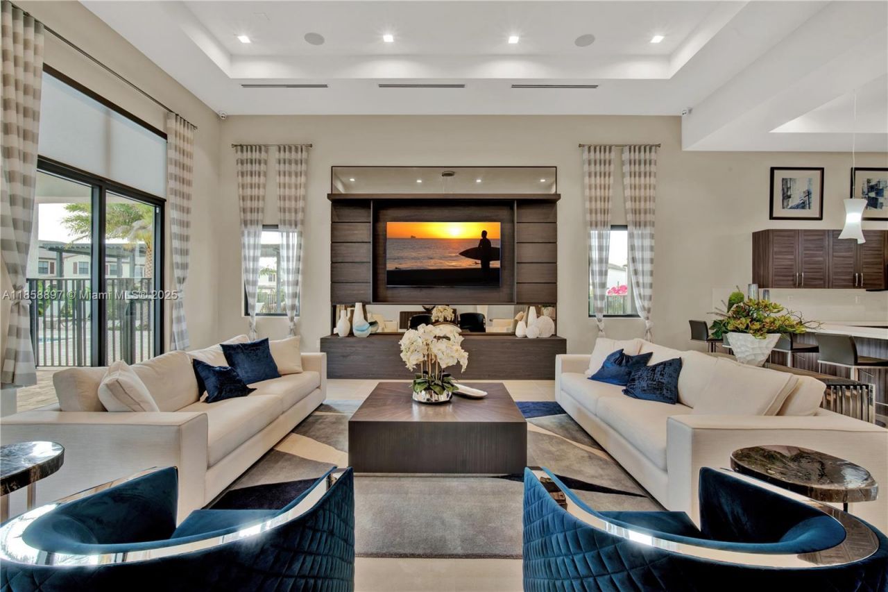 10480 W 33rd Ln, Hialeah, FL 33018 Photo