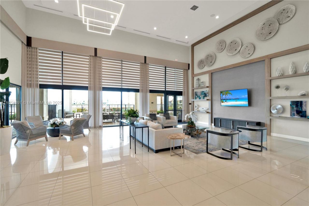 10480 W 33rd Ln, Hialeah, FL 33018 Photo