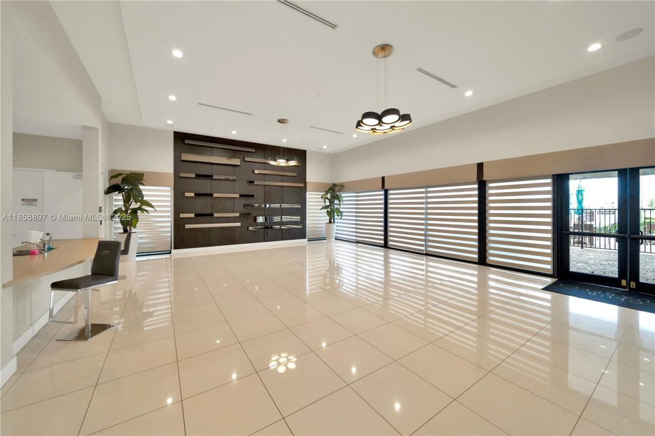 10480 W 33rd Ln, Hialeah, FL 33018 Photo