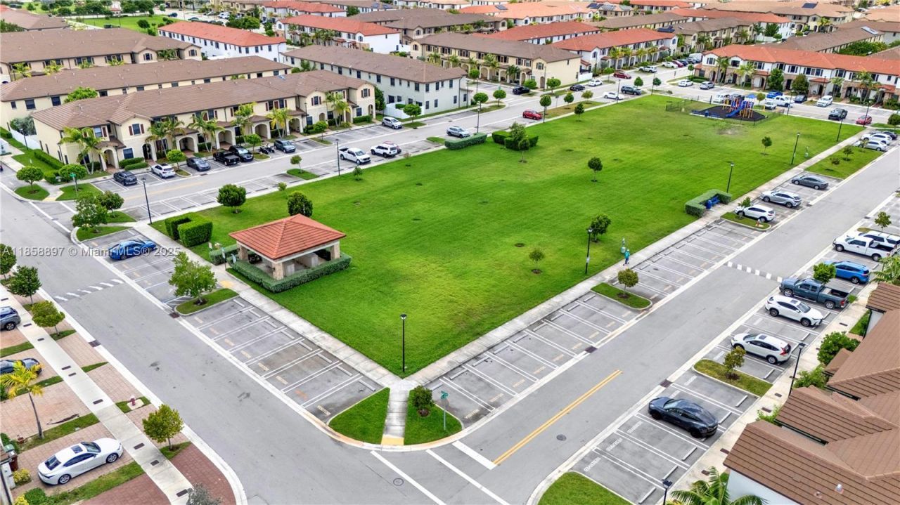 10480 W 33rd Ln, Hialeah, FL 33018 Photo