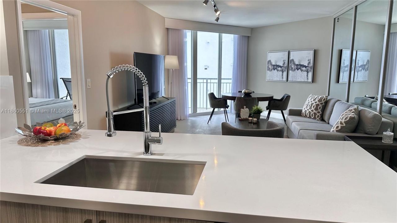 17375 Collins Ave, Unit 2003, Sunny Isles Beach, FL 33160 Photo