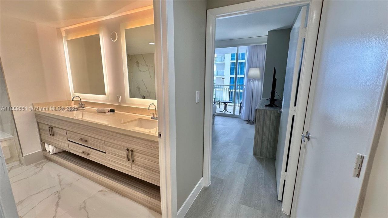 17375 Collins Ave, Unit 2003, Sunny Isles Beach, FL 33160 Photo