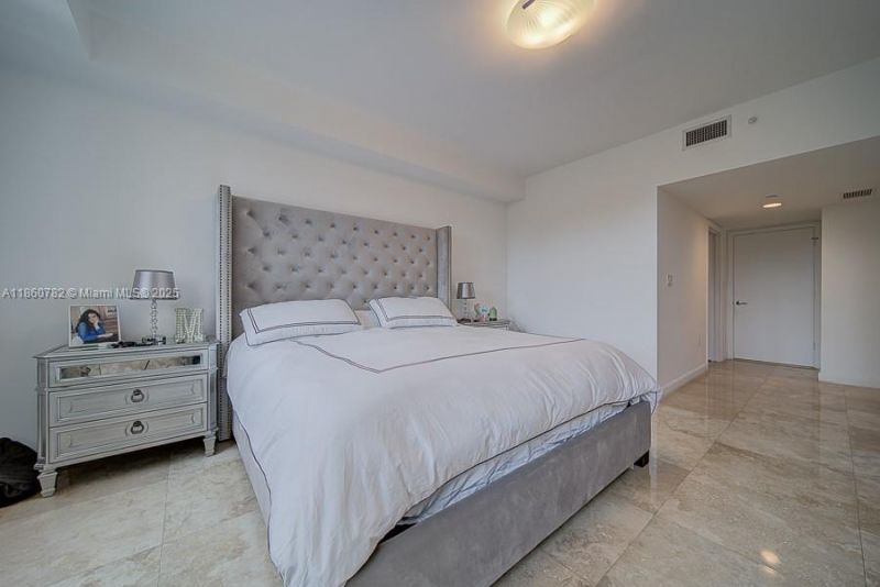 19900 E Country Club Dr, Unit 308, Aventura, FL 33180 Photo