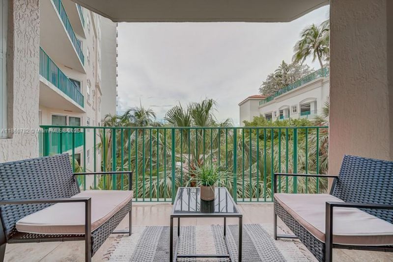 19900 E Country Club Dr, Unit 308, Aventura, FL 33180 Photo