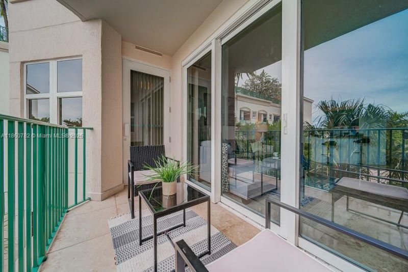 19900 E Country Club Dr, Unit 308, Aventura, FL 33180 Photo