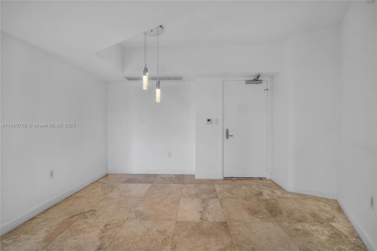 19900 E Country Club Dr, Unit 308, Aventura, FL 33180 Photo