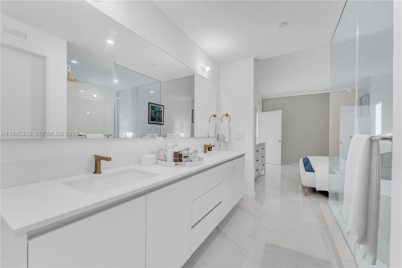 700 NE 24th Street, Unit 1405, Miami, FL 33137 Photo