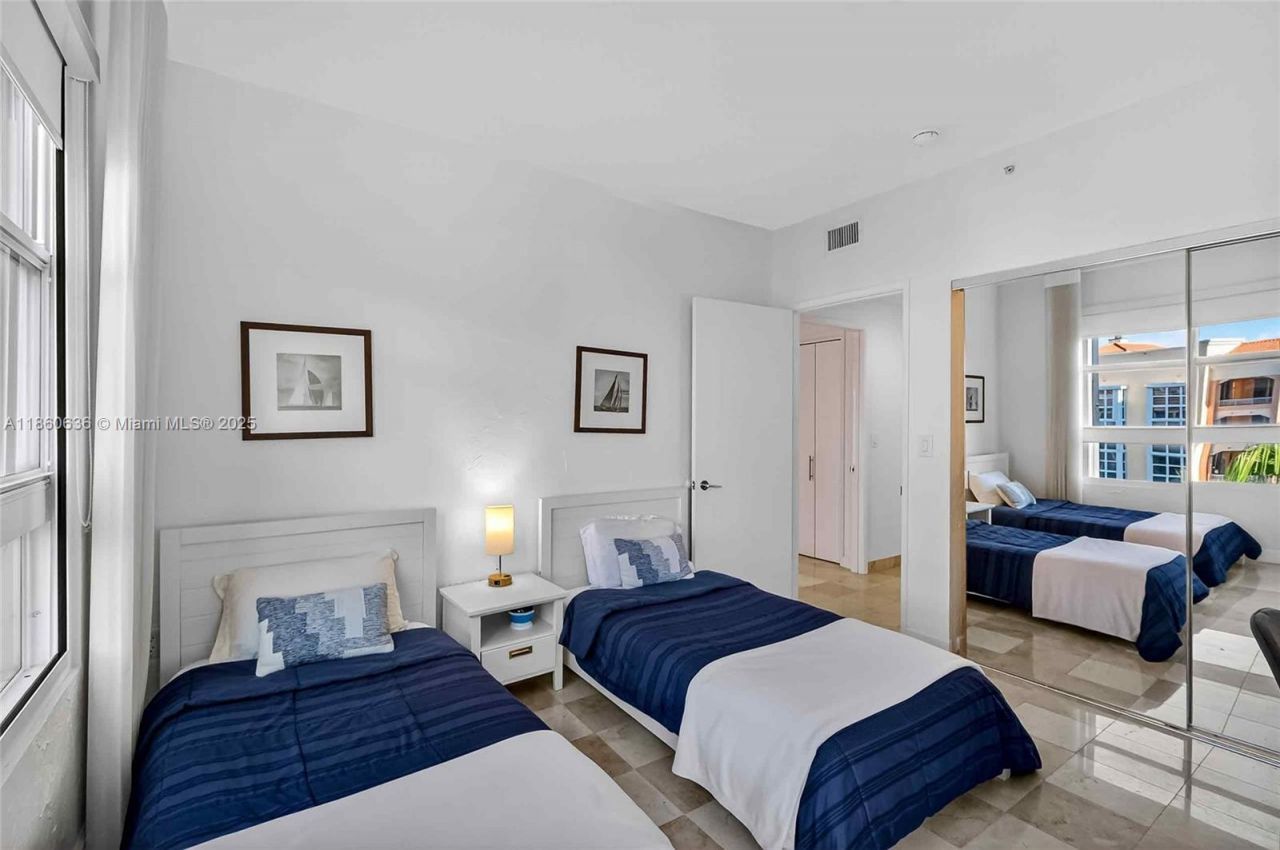 715 Crandon Blvd, Unit PH-5, Key Biscayne, FL 33149 Photo