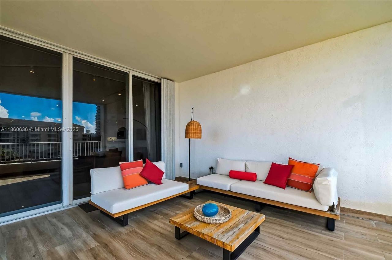 715 Crandon Blvd, Unit PH-5, Key Biscayne, FL 33149 Photo