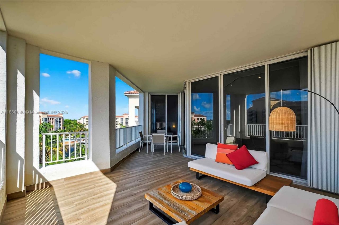 715 Crandon Blvd, Unit PH-5, Key Biscayne, FL 33149 Photo