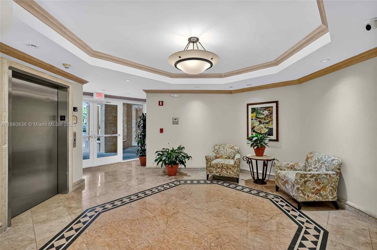 715 Crandon Blvd, Unit PH-5, Key Biscayne, FL 33149 Photo