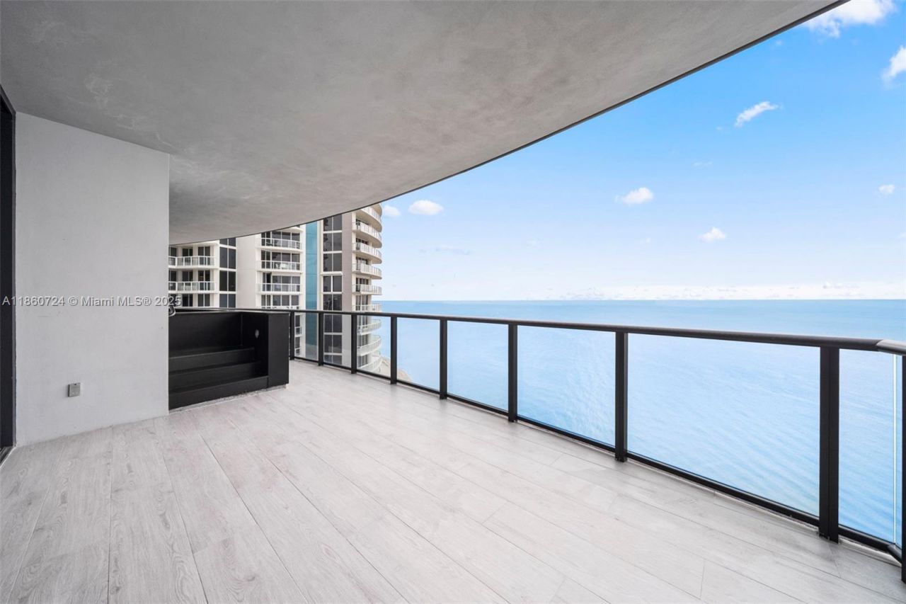 18555 Collins Ave, Unit 2105, Sunny Isles Beach, FL 33160 Photo