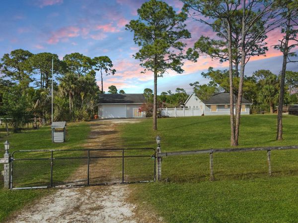 17851 68th Street N, Loxahatchee, FL 33470