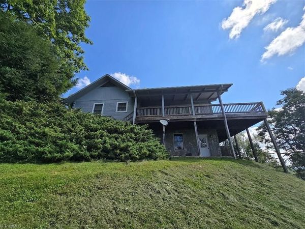 979 Wagon Road, Warrensville, NC 28693