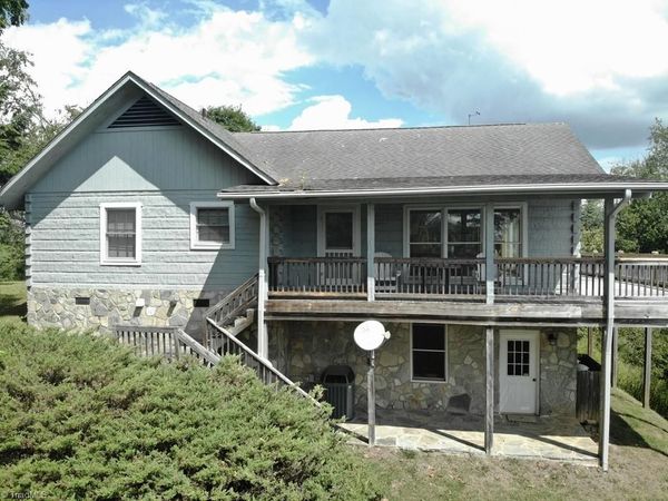 979 Wagon Road, Warrensville, NC 28693