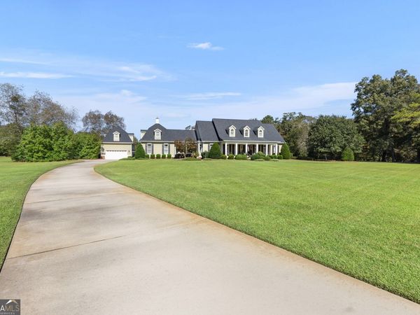 1017 Chattahoochee Drive, Bonaire, GA 31005