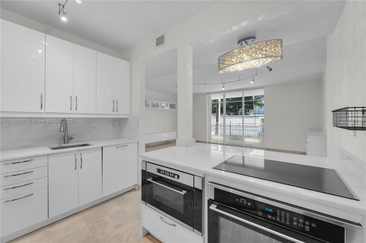 1 Century Ln, Unit 202, Miami Beach, FL 33139 Photo