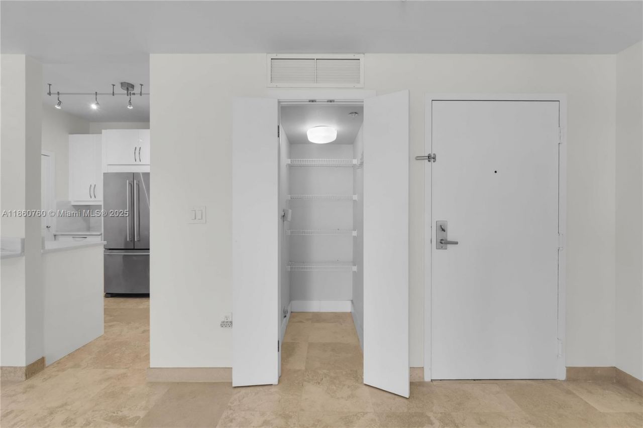 1 Century Ln, Unit 202, Miami Beach, FL 33139 Photo