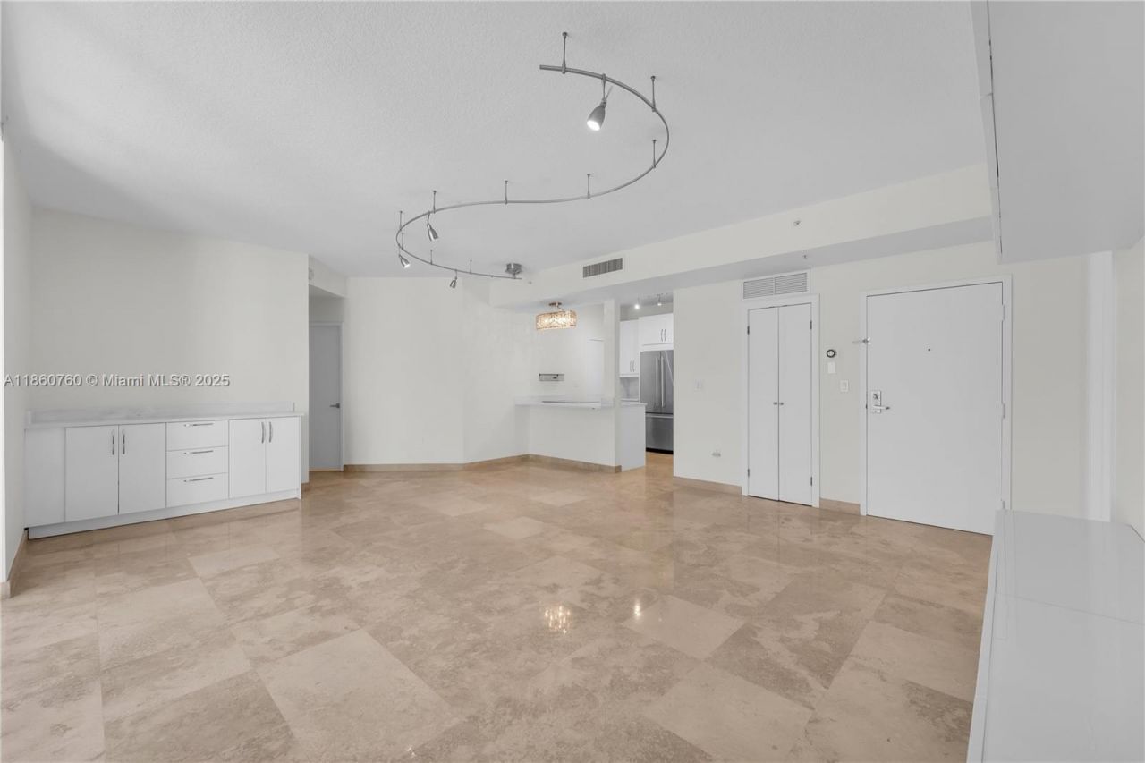 1 Century Ln, Unit 202, Miami Beach, FL 33139 Photo