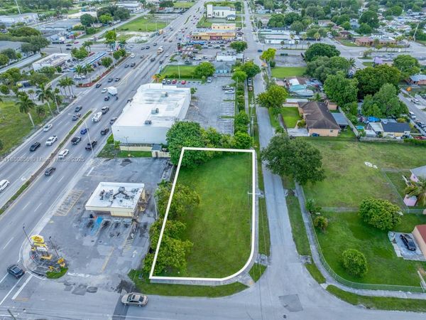 21 ave, Miami, FL 33147