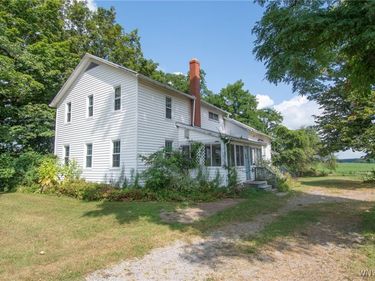 6139 State Route 20a E, Warsaw, NY 14569